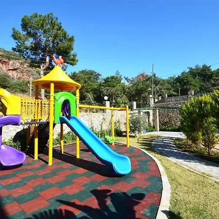 Konak Seaside אלאניה